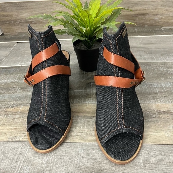 Extreme by Eddie Marc Blue Denim Sandal Block Heels Size 11 - Picture 3 of 12